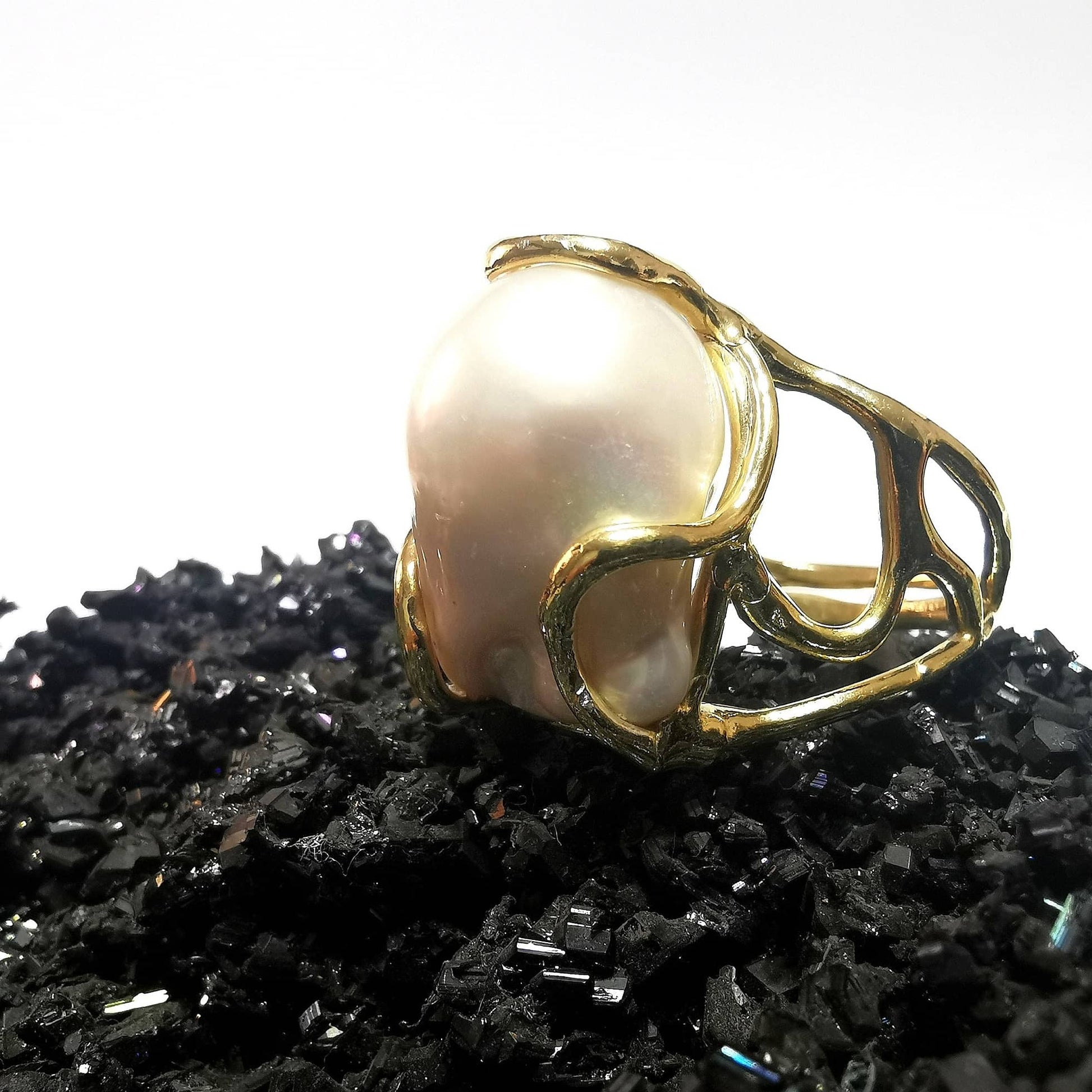 Anello con perla barocca in argento 925 placcato oro