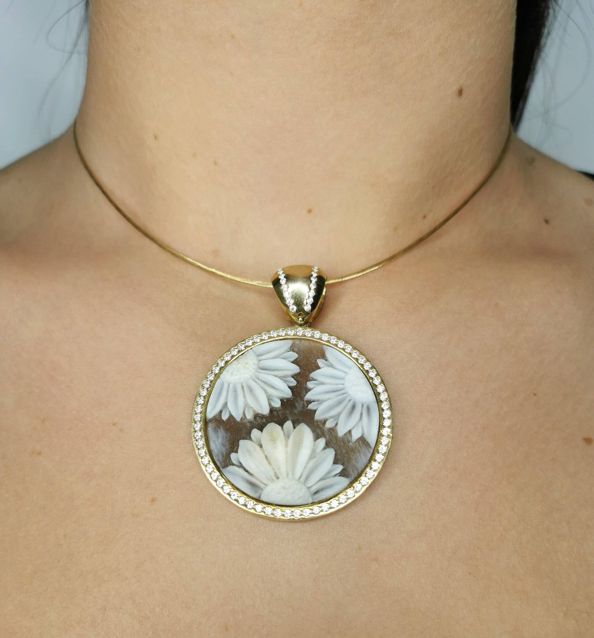 Ciondolo cammeo sardonico floreale farfalle zirconi in argento 925 placcato oro e oro rosa 40 mm