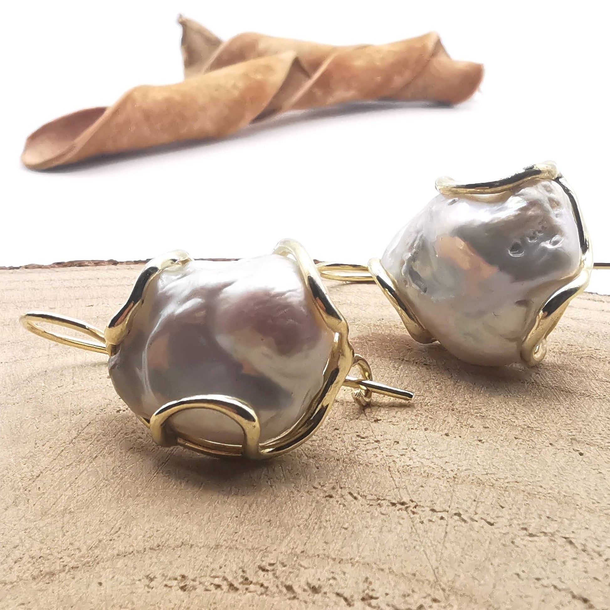 Orecchini con perle barocche naturali in argento 925 bagnati in oro