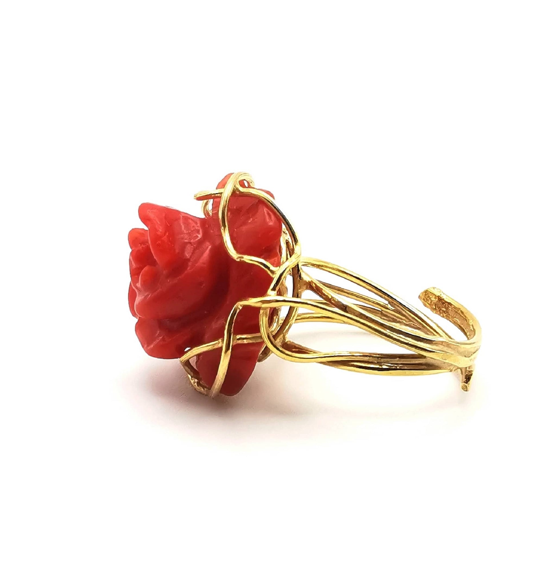 Anelli con rose incise a mano di vero corallo rosso naturale in argento 925 placcato oro